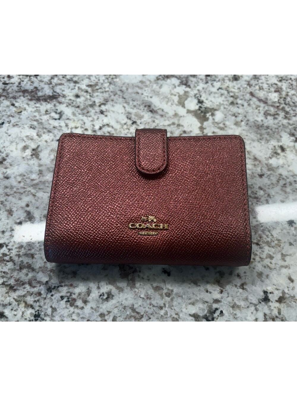 COACH MEDIUM CORNER ZIP WALLET IN CROSSGRAIN LEATHER Burgundy Metallic F54010
